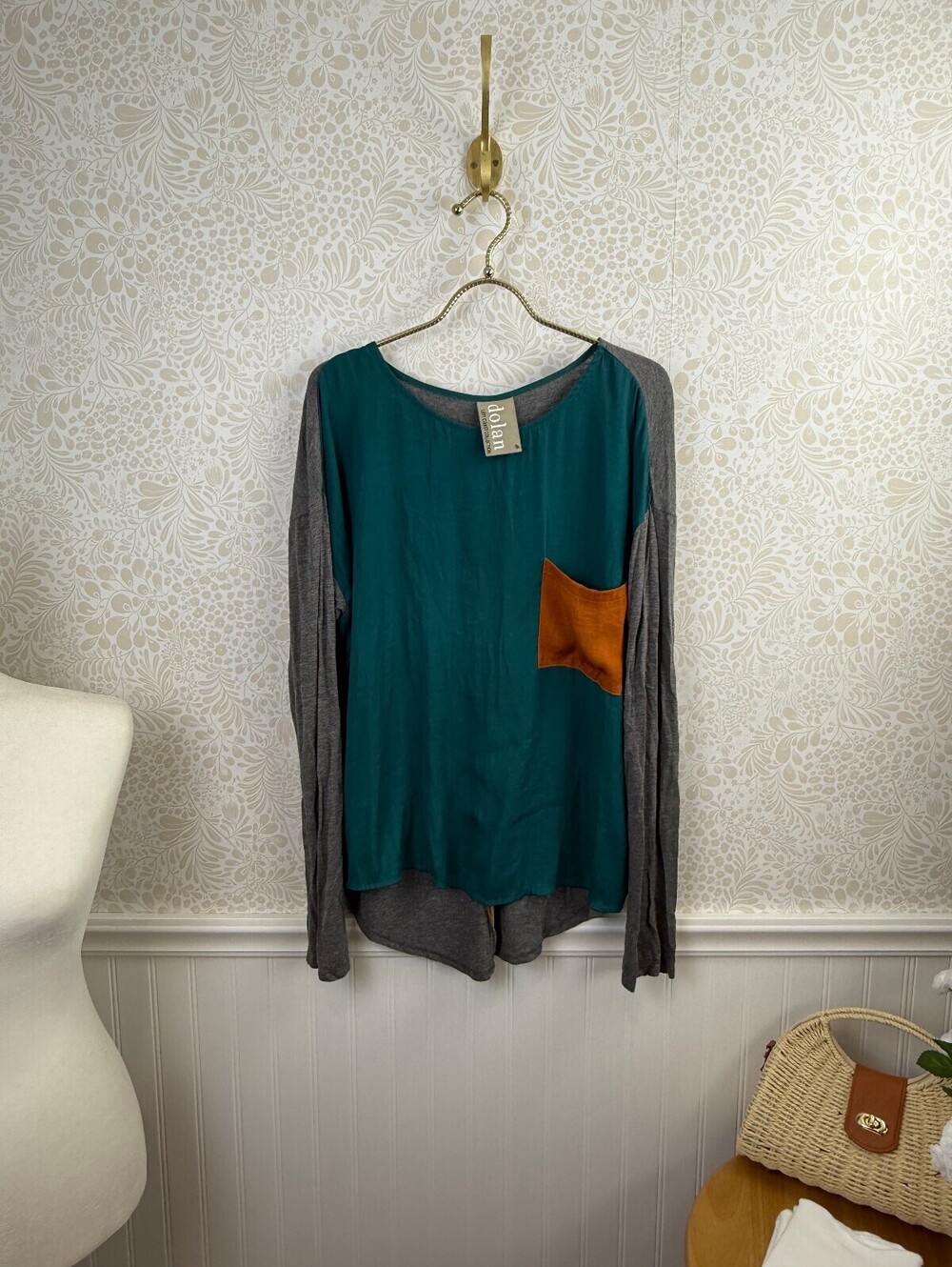 Dolan Teal & Gray Colorblock Long-Sleeve Pocket Satin Tee - Size - Medium